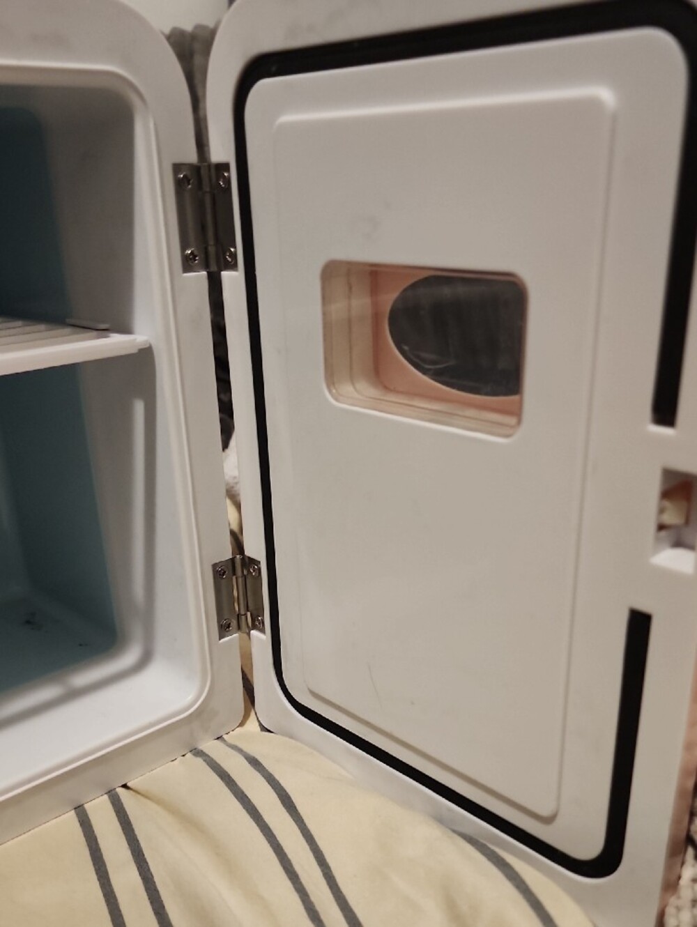 Frigidaire Pink Mini Refrigerator - Retro Design - Picture 4 of 9
